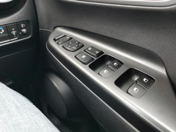 HYUNDAI KONA 64kWh Premium SUV 5dr Electric Auto (7kW Charger) (204 ps)