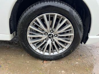 Mitsubishi Outlander PHEV REFLEX PLUS COMMERCIAL